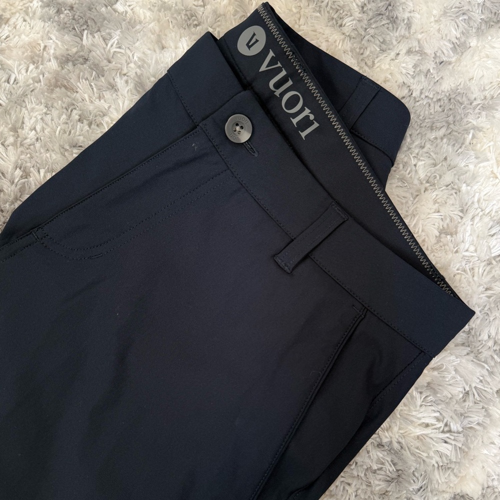 Vuori Men's Navy Meta Shorts 8” Size 32 - NWOT